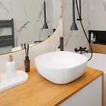 Oura - Designer With Private Parking & Ac Apartment Brașov