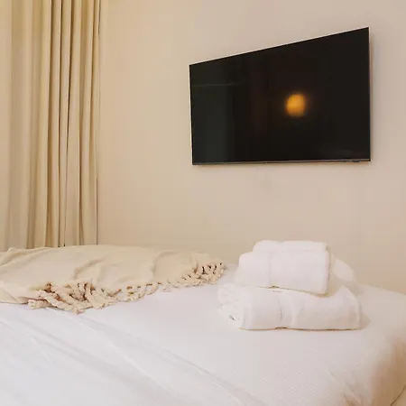 Oura - Designer With Private Parking & Ac Braşov