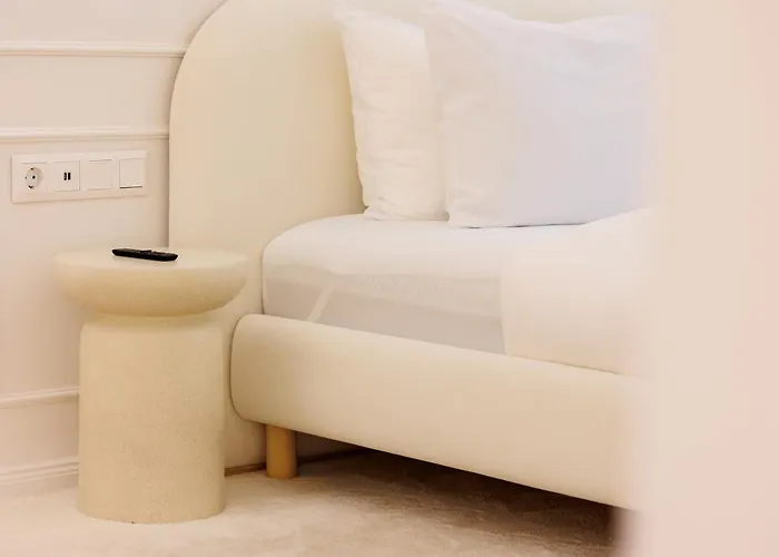 Oura - Designer With Private Parking & Ac * Braşov