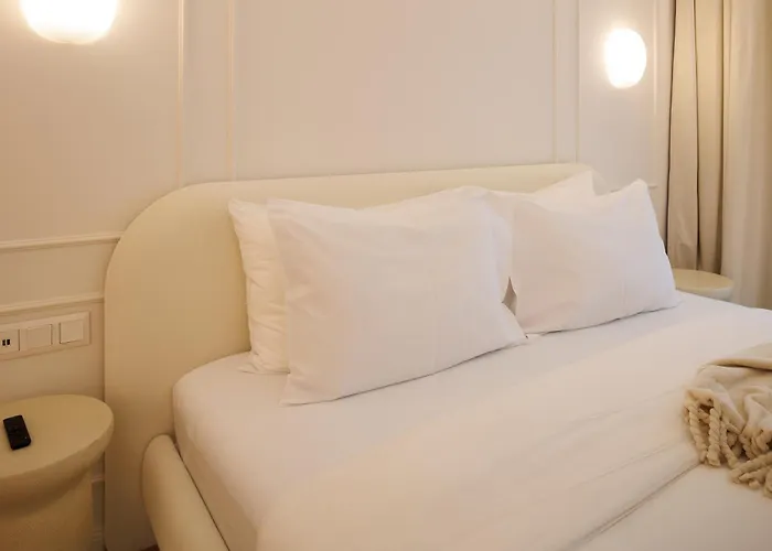 Oura - Designer With Private Parking & Ac Apartman Brassó