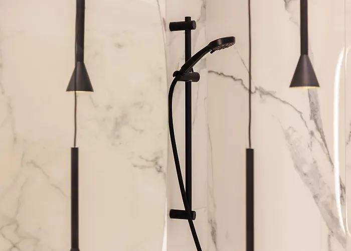 Appartement Oura - Designer With Private Parking & Ac Braşov