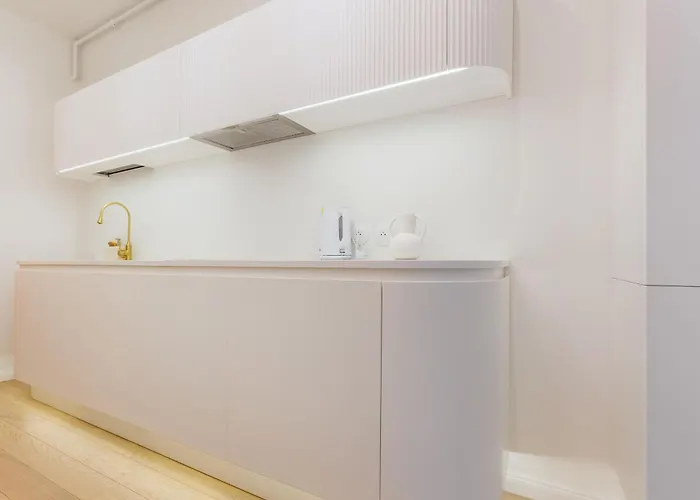 Appartement Oura - Designer With Private Parking & Ac