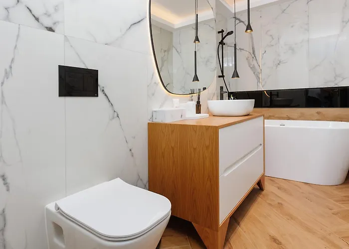 Oura - Designer With Private Parking & Ac Braşov