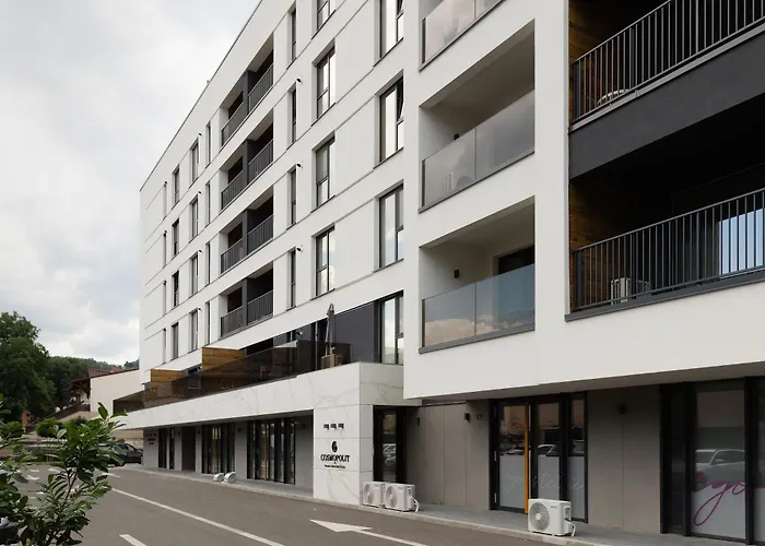 Oura - Designer With Private Parking & Ac Apartman