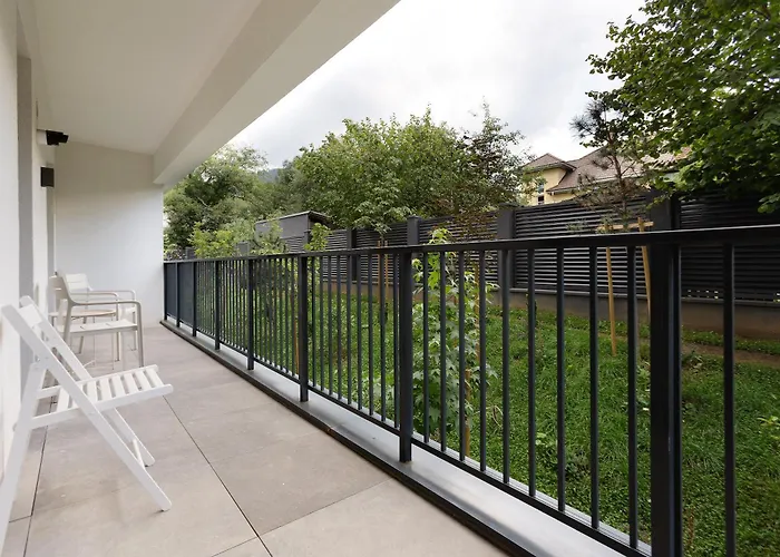 Oura - Designer With Private Parking & Ac Apartman *